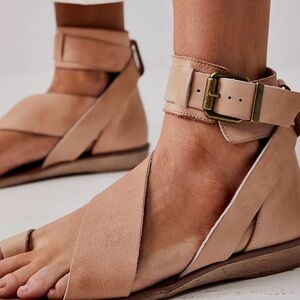 Free People Vale Boot Sandals 8.5 Tan